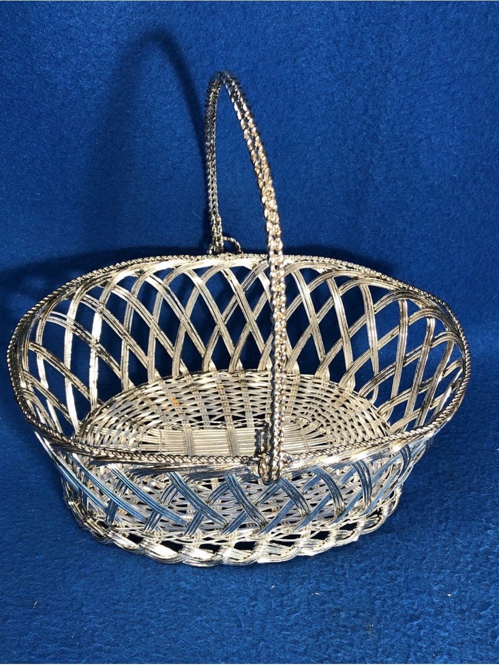 Vintage country kitchen ware silver fruit, nut, bread wire basket with handle.